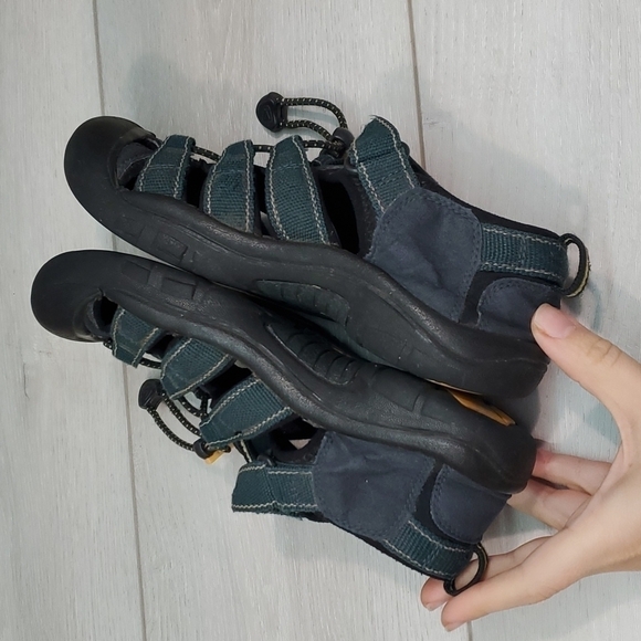Keen Outdoor Big Kids Youth Sandals Shoes Waterproof Hiking Comfort sz 3 - Picture 7 of 12